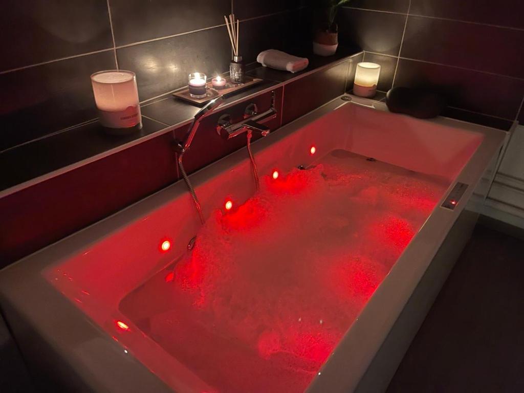 Suites Mana - La Perle Des Isles , Superbe Maison Art Deco Avec Balneotherapie Rethel Kültér fotó